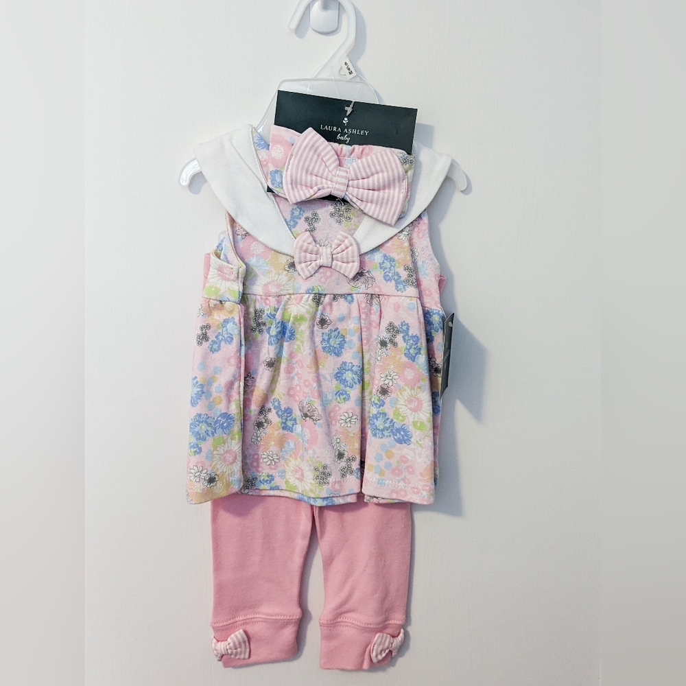 👑NWT 6-9M Laura Ashley 3 piece set